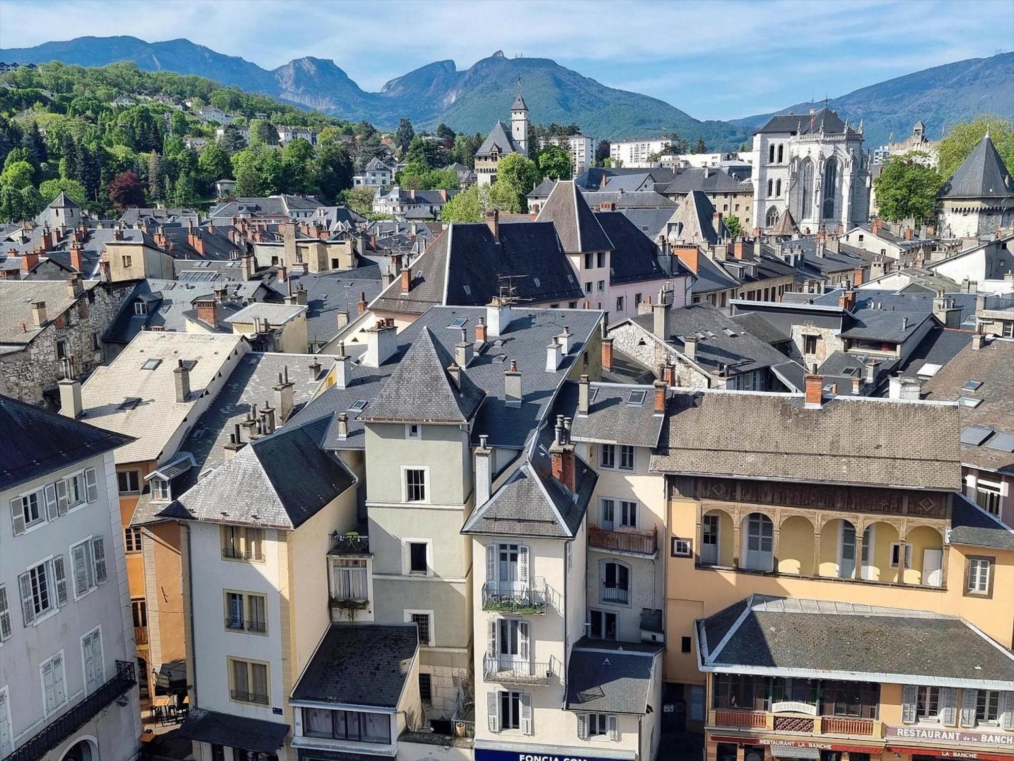 Logement Autour De Moi * * * * * Chambery Luaran gambar