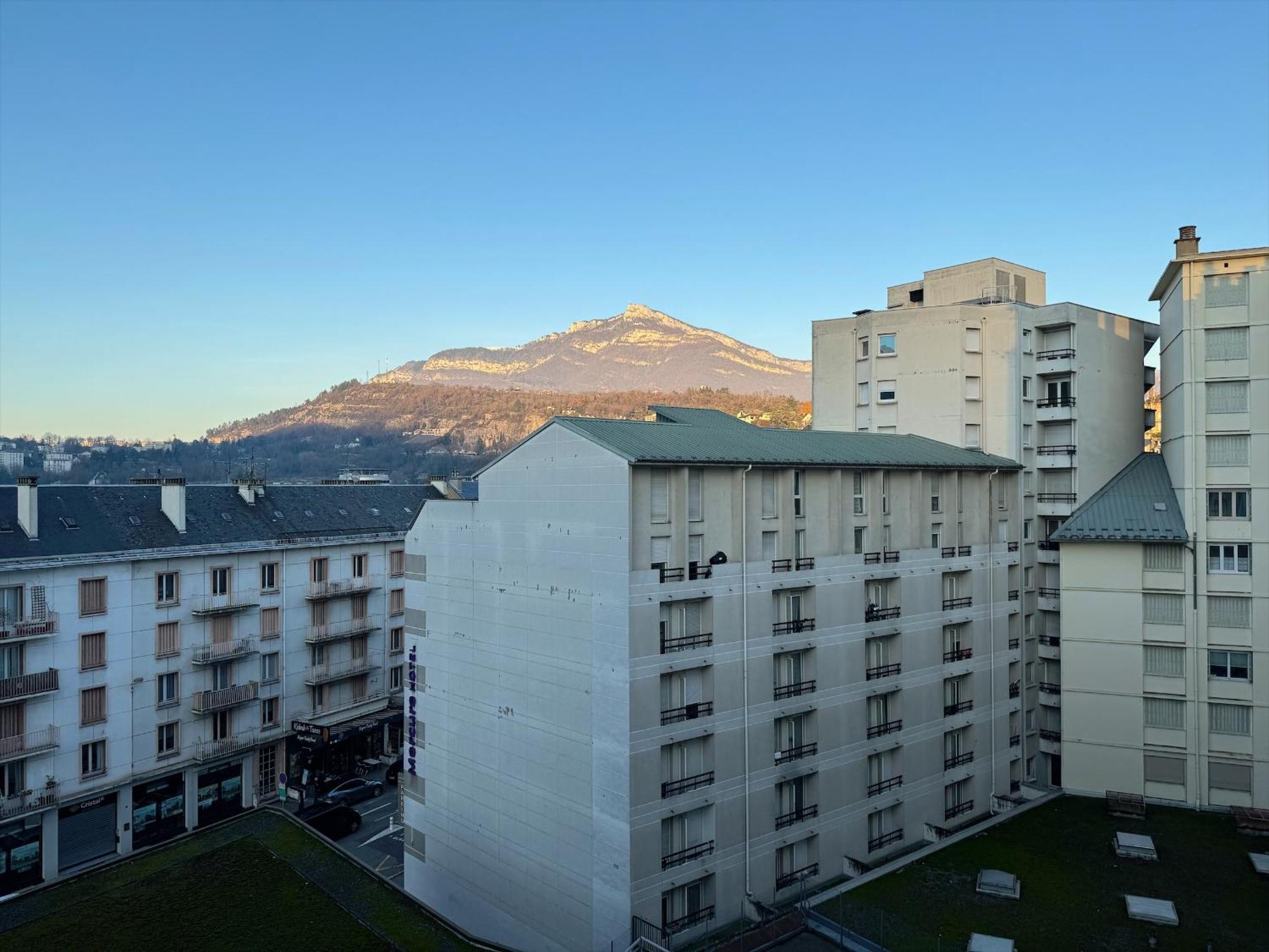 Logement Autour De Moi * * * * * Chambery Luaran gambar