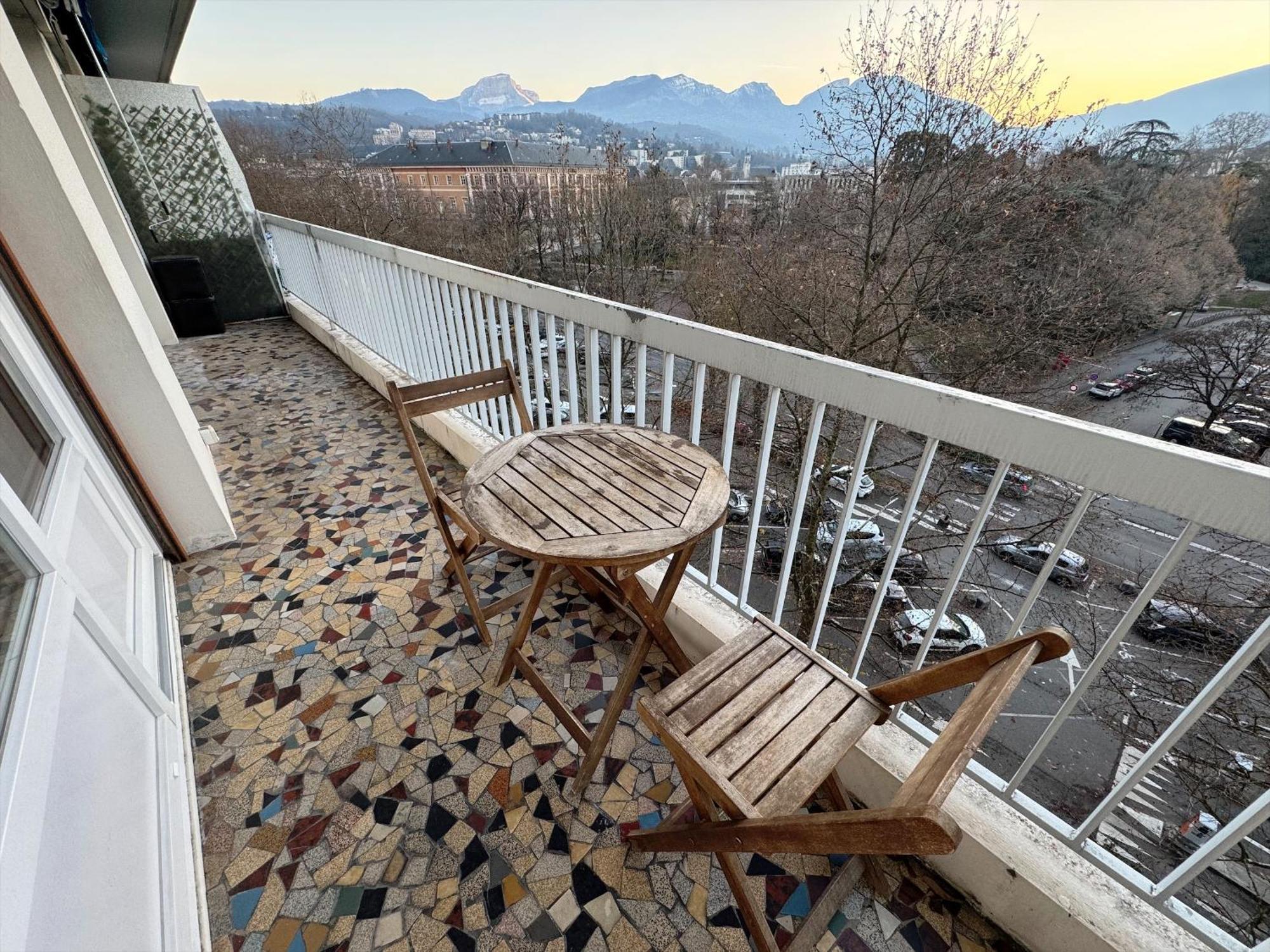 Logement Autour De Moi * * * * * Chambery Luaran gambar